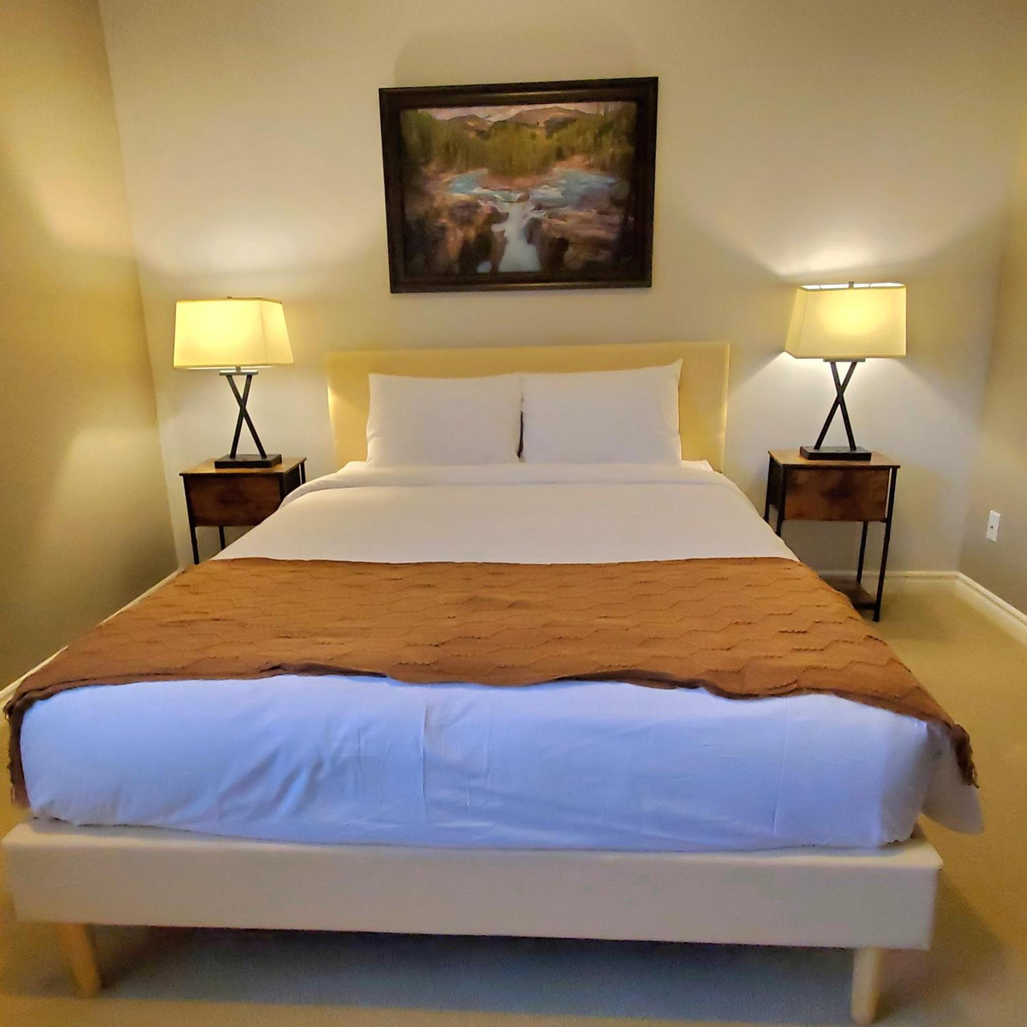 Private 2 Bedrooms Suite Near Hwy 1, Cultus Lake, Heritage Park, Fishing, Coliseum ชิลลิแวค ภายนอก รูปภาพ