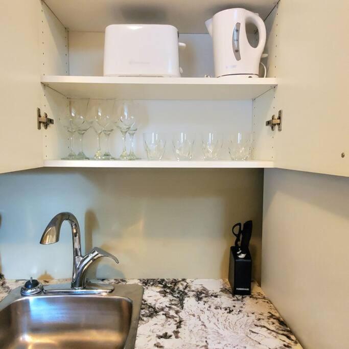 Private 2 Bedrooms Suite Near Hwy 1, Cultus Lake, Heritage Park, Fishing, Coliseum ชิลลิแวค ภายนอก รูปภาพ