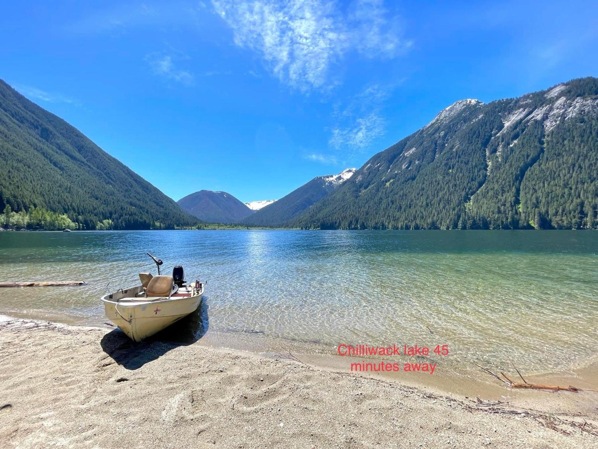 Private 2 Bedrooms Suite Near Hwy 1, Cultus Lake, Heritage Park, Fishing, Coliseum ชิลลิแวค ภายนอก รูปภาพ